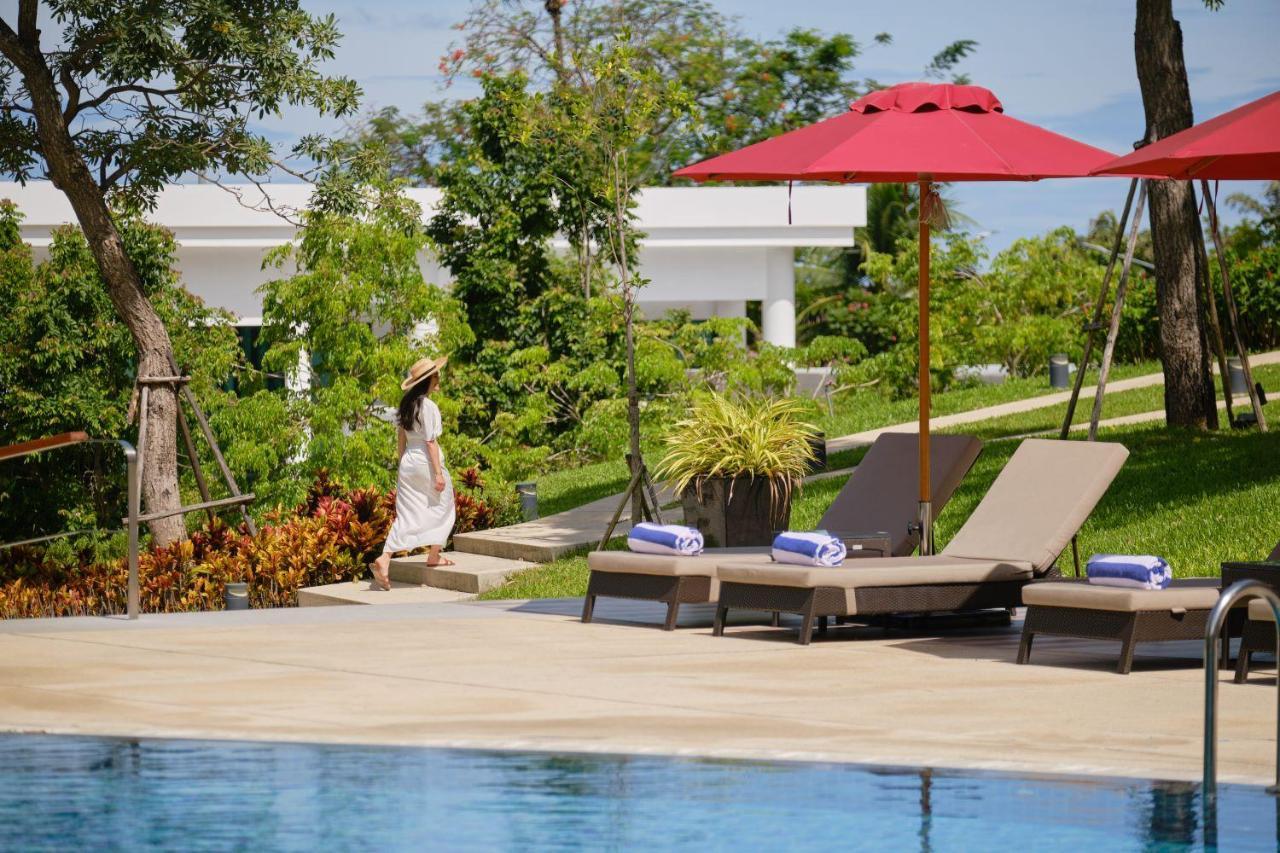 Amari Pattaya Hotel Luaran gambar The pool at the hotel
