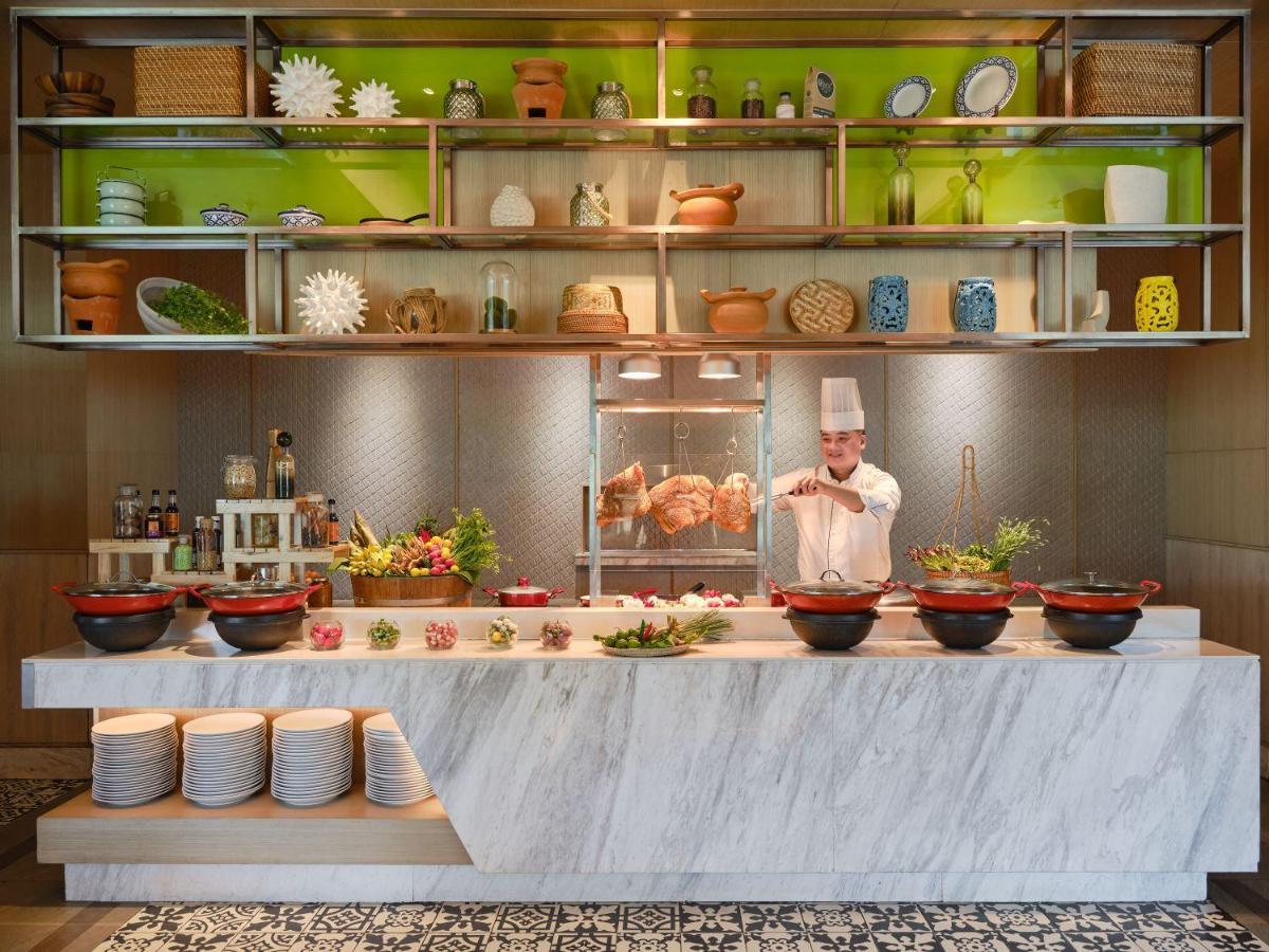 Amari Pattaya Hotel Luaran gambar A live kitchen at a hotel