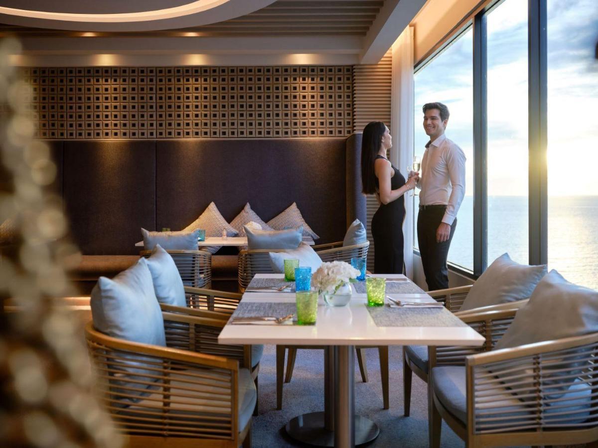 Amari Pattaya Hotel Luaran gambar The Club at the Pan Pacific
