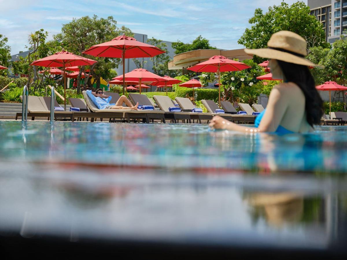 Amari Pattaya Hotel Luaran gambar The pool at the hotel