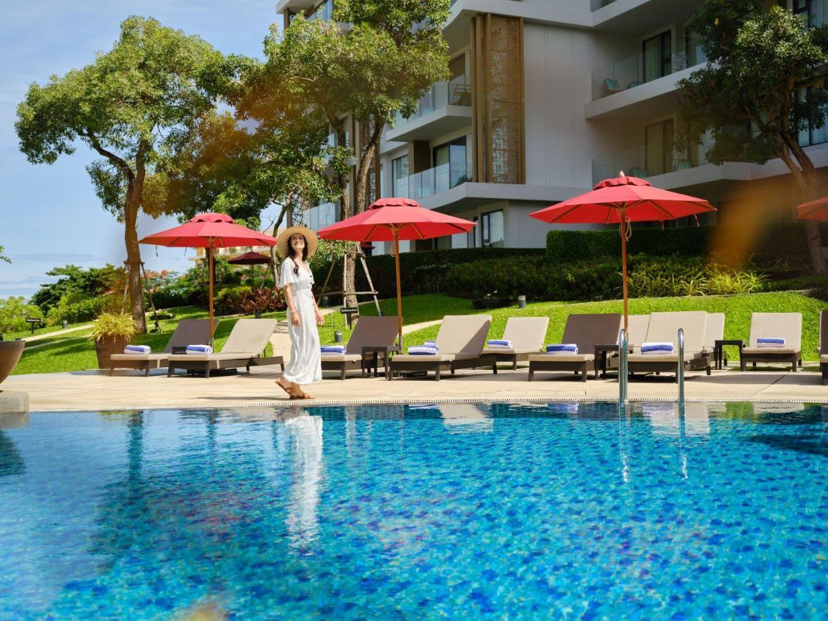 Amari Pattaya Hotel Luaran gambar The swimming pool at the hotel
