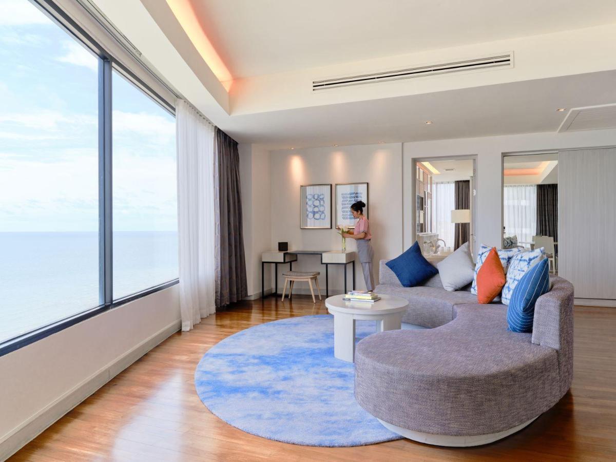 Amari Pattaya Hotel Luaran gambar A suite at the hotel